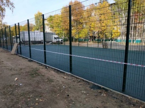 Забор на спортивную площадку 40 метров фото в Ашукино