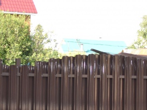 Забор из евроштакетника на ленточном фундаменте 10 метров фото в Ашукино