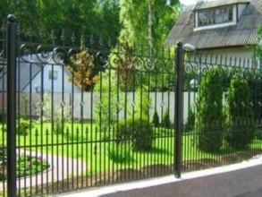 Кованые заборы на ленточном фундаменте 80 метров фото в Ашукино