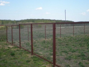 Забор из сетки рабицы в натяг секционный 12 метров фото в Ашукино