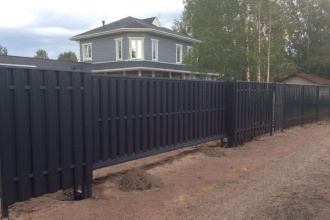 Забор из евроштакетника с бетонированием столбов 80 метров фото в Ашукино